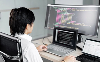 三河 ,php声明和调用变量的符号是什么？